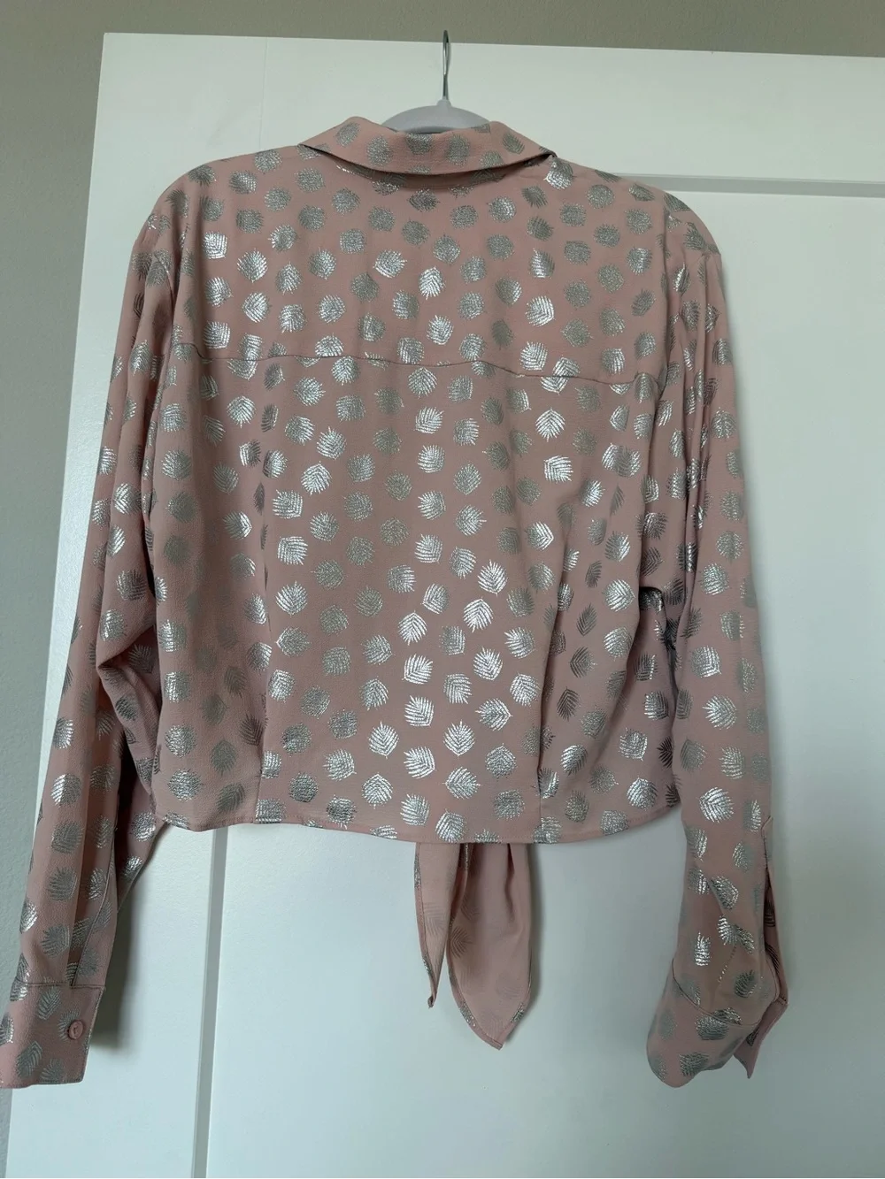 Michael Kors Dusty Pink Button-Front Tie-Hem Shirt with Silver Foil Print